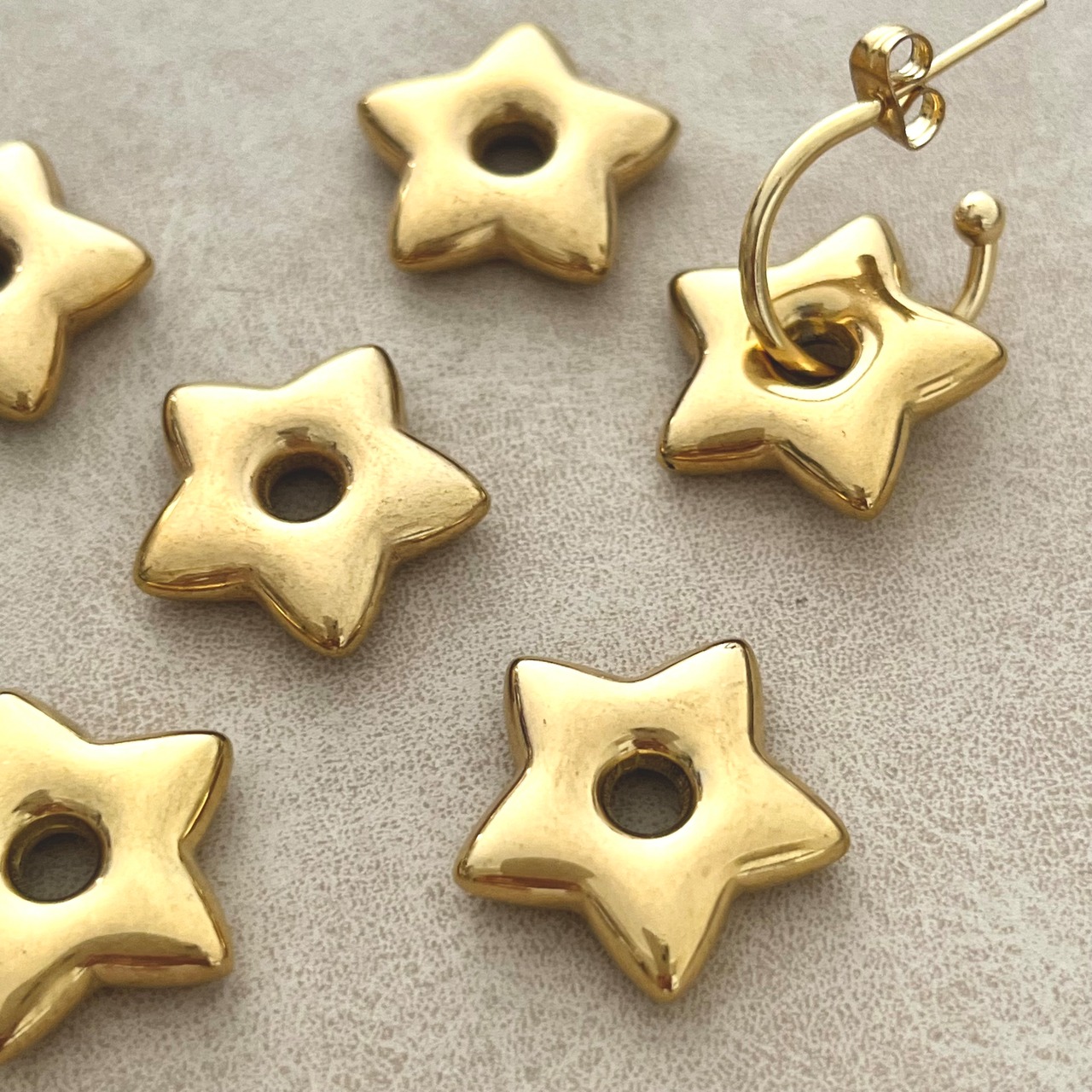 ステンレス製ゴールドスターチャーム/星/パーツ