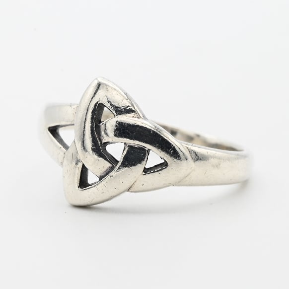 Celtic Knot Design Top Open Work Ring #19.0 / Ireland