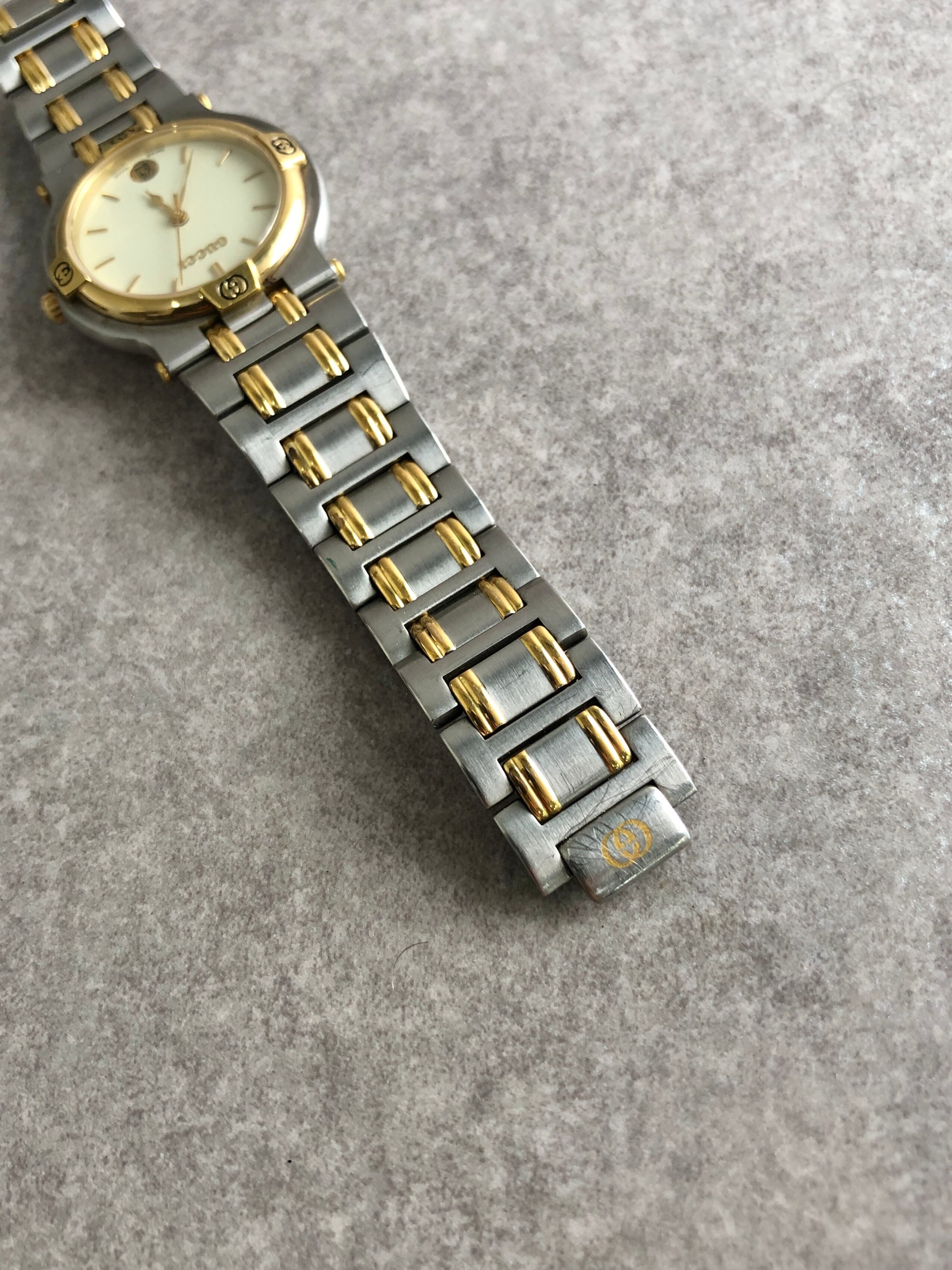 GUCCI グッチ 腕時計 シルバー×ゴールド ステンレススチール 9000M