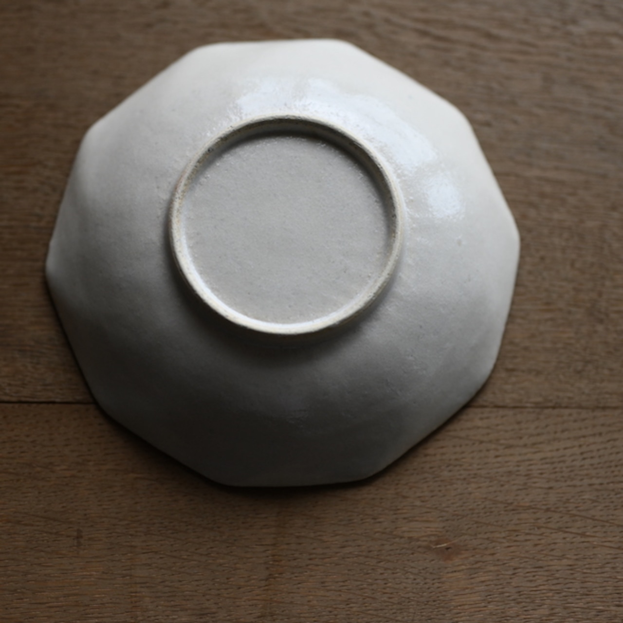 たくまポタリー 6寸ねじり皿(1枚) 白 / 2104700000297