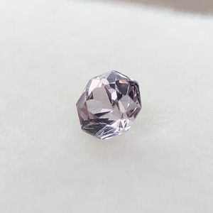 お花みたいなスピネル  約4.3mm*3.1mm r-0638