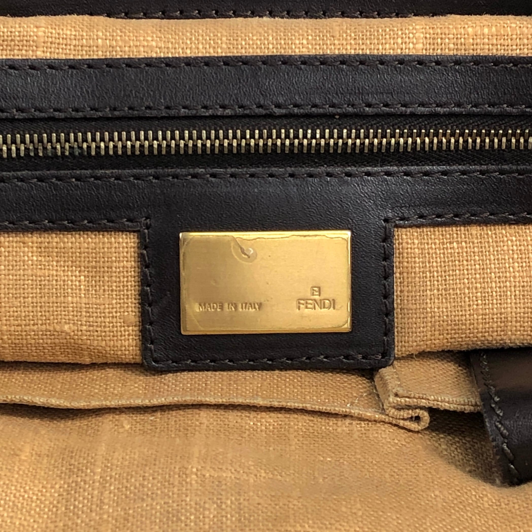 FENDI フェンディ ズッカ トートバッグ ブラウン フロントバックル