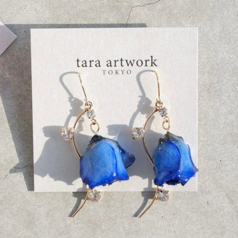 選べるカラー｜薔薇のピアス／イヤリング（両耳） | tara artwork