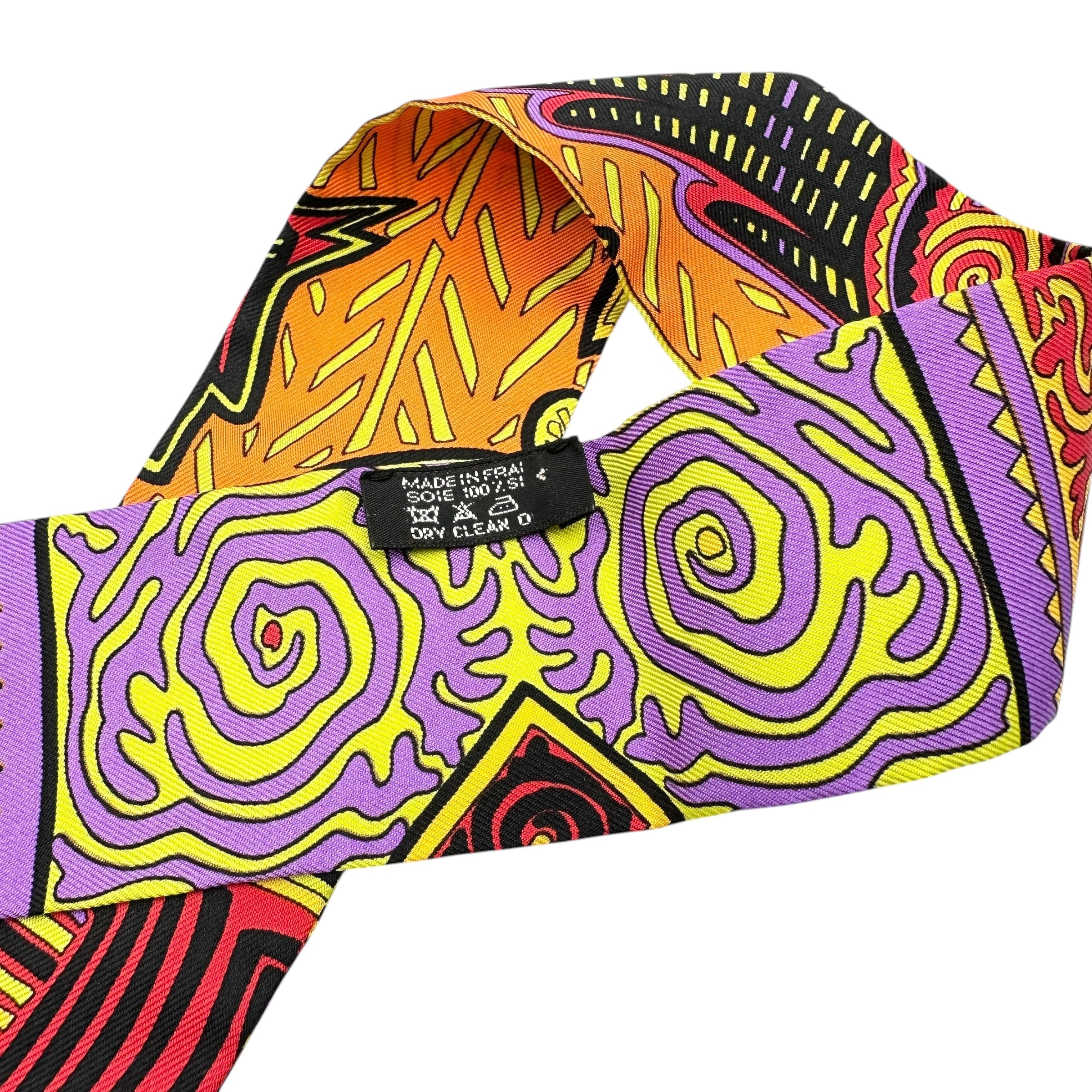 【美品】HERMES スカーフ ツイリー パナマのクナ族の伝説 総柄 HERMES エルメス ツイリー パナマのクナ族の伝説 スカーフ リボン