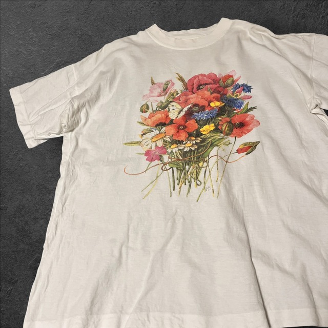 90s VROOM & DREESMANN Floral Bouquet T-shirt Butterfly Graphic