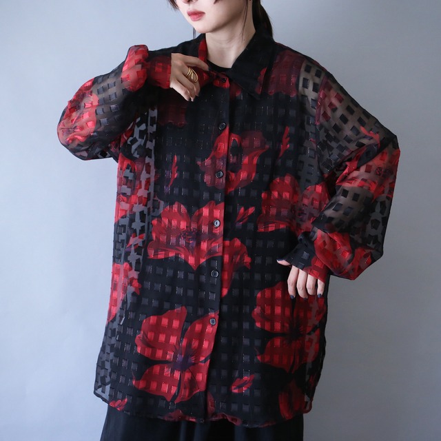 "black×red" block and beautiful flower motif pattern over silhouette see-through shirt