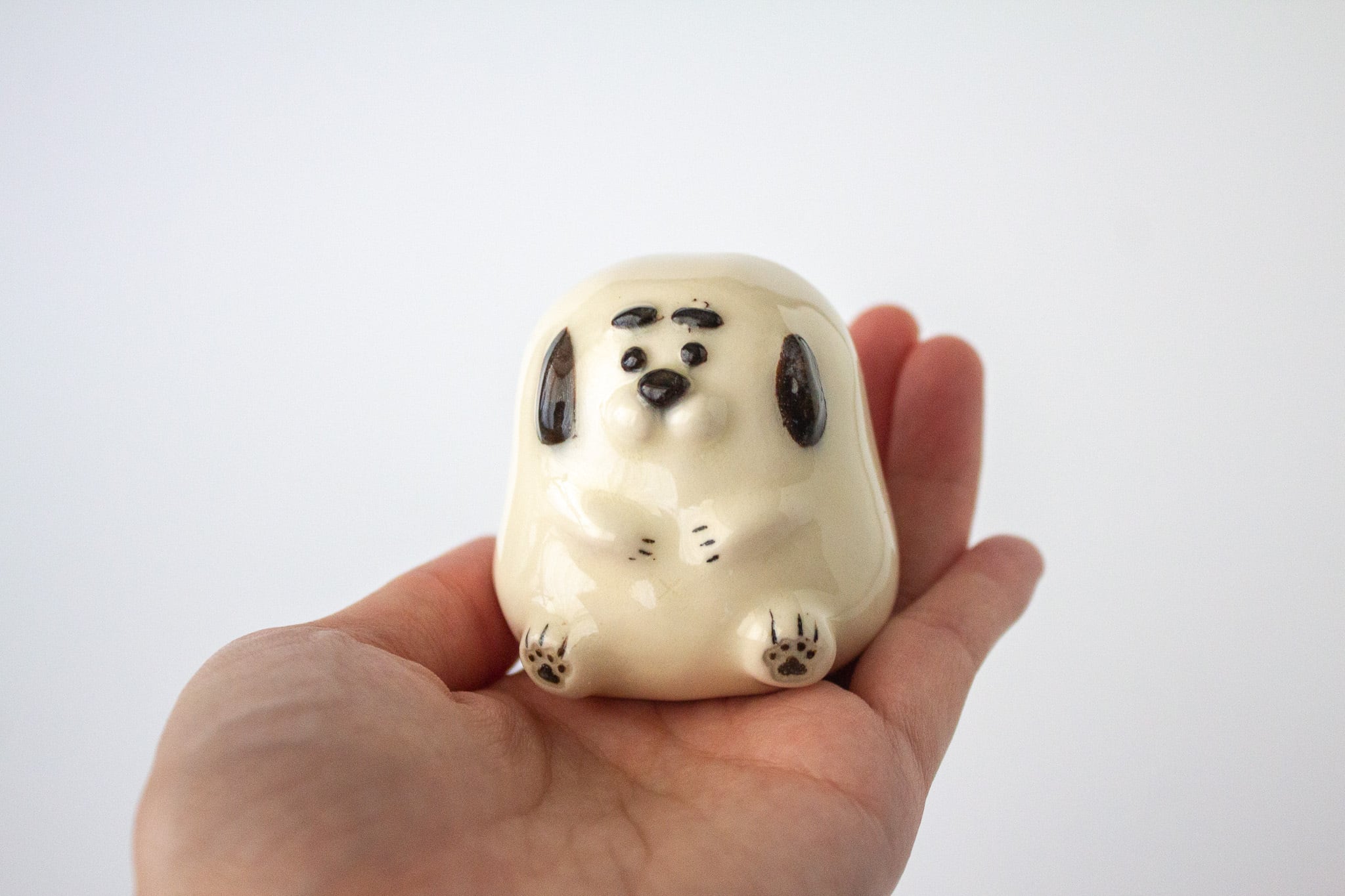 まゆ毛犬の塩胡椒入れ