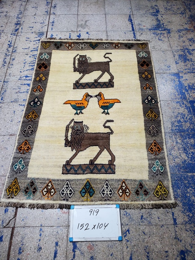 絨毯クエスト79【No.193】Gabbeh　ギャッベ　※現在、こちらの商品はイランに置いてあります。ご希望の方は先ずは在庫のご確認をお願いします。
