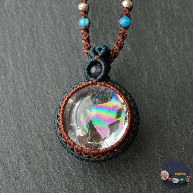 くっきりとした濃い虹入り☆レインボー水晶(アイリスクォーツ)のマクラメネックレス ~湖畔~