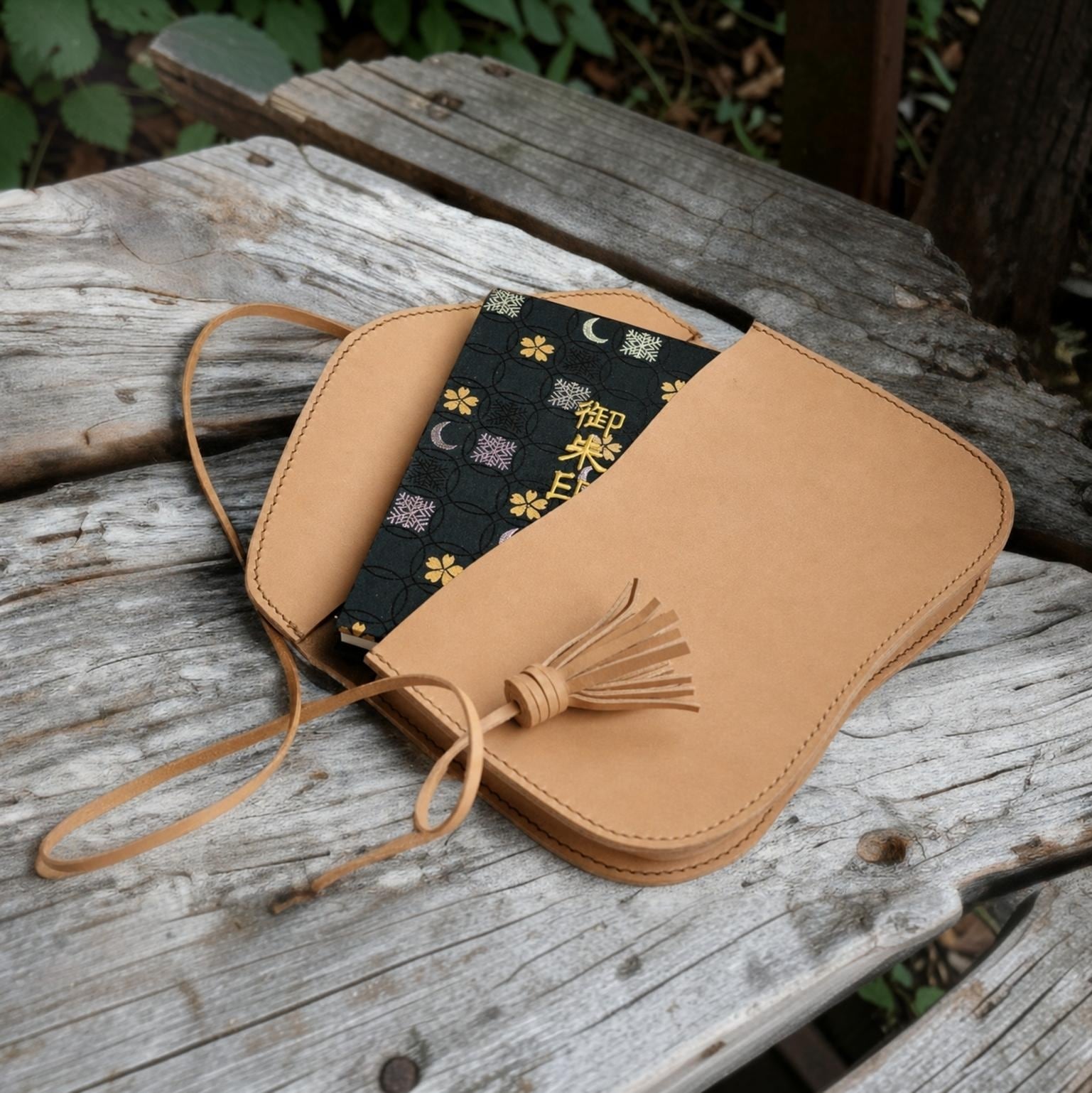 受注製作】本革の御朱印帳ケース【紐留め】 | Babylonica Leather Craft