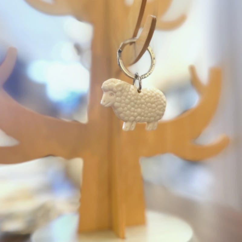 So Danish リサイクルキーチェーン (SHEEP) IVORY | diagrande