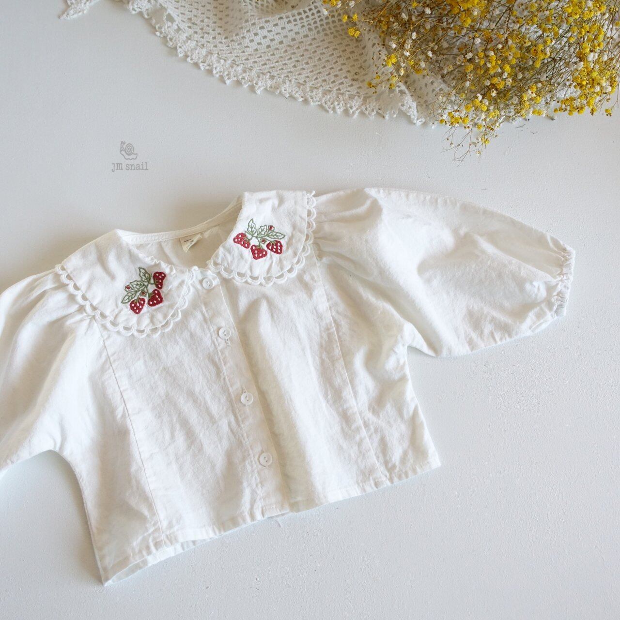 【即納】 jm snail / Strawberry embroidered blouse - ivory(XS)