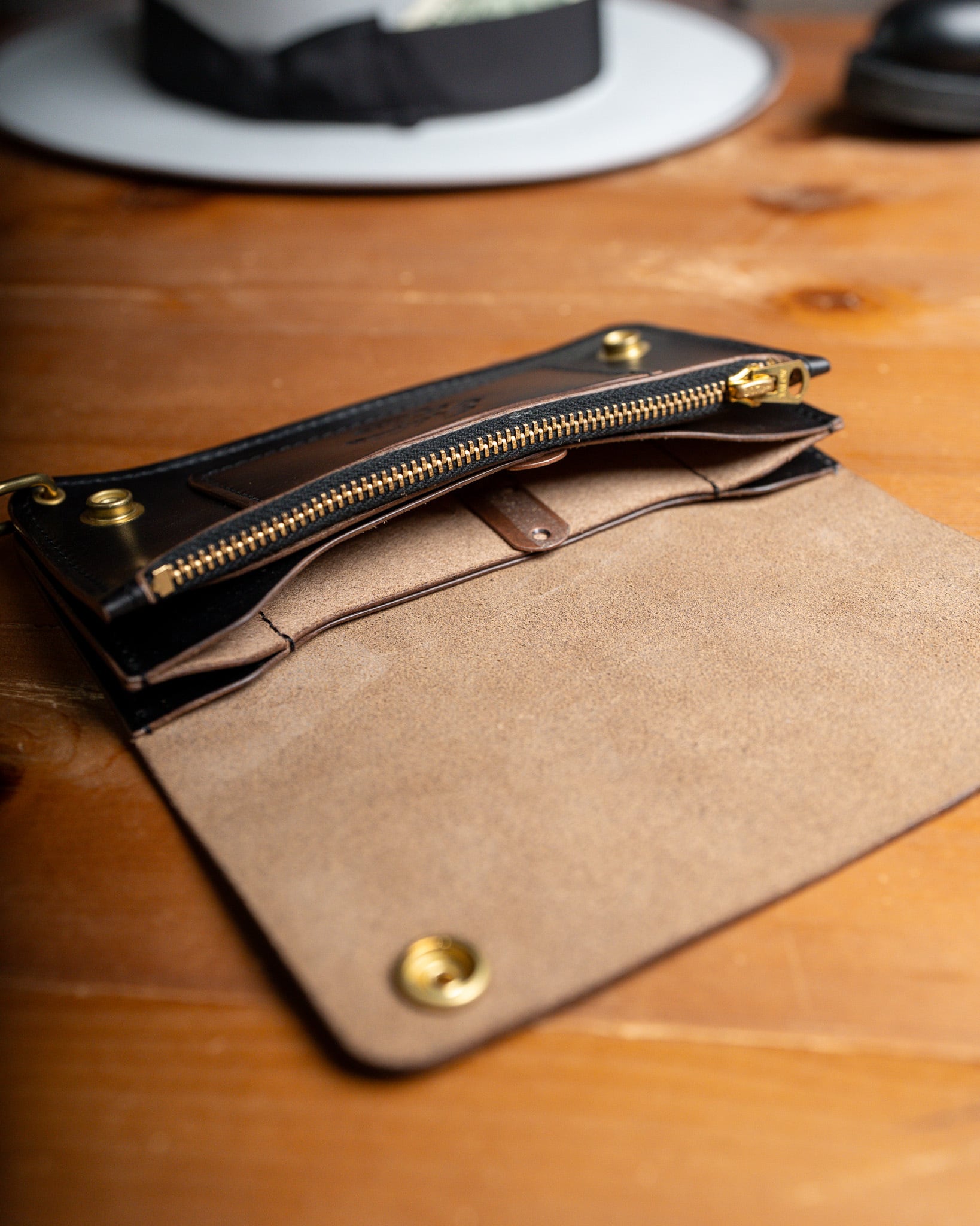 Additive and Line】Tracker Wallet TW-004 Horween Chromexcel 3層