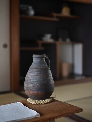 Antique | 底の丸い壺　K202