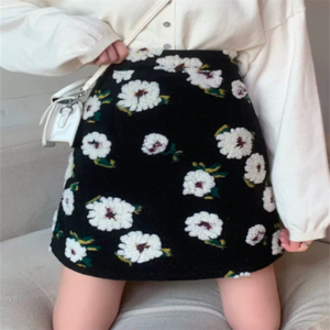 【送料無料】 ミニスカート ミニ丈 フレア Aライン 台形 ハイウエスト 厚手 ウール 立体感 あったか かわいい 大人可愛い きれいめ カジュアル 大人 上品 おしゃれ お洒落 レトロ こなれ感 コンサバ系 ラフ 抜け感 レディライク ガーリー フェミニン 花柄 冬 10代 20代 レディース 女性用 デート お出かけ お呼ばれ 休日 アウトドア お茶会 女子会 着回し 普段使い ファッション コーデ スタイル 美脚 脚長 定番 プチプラ 着痩せ 垢抜け ブラック