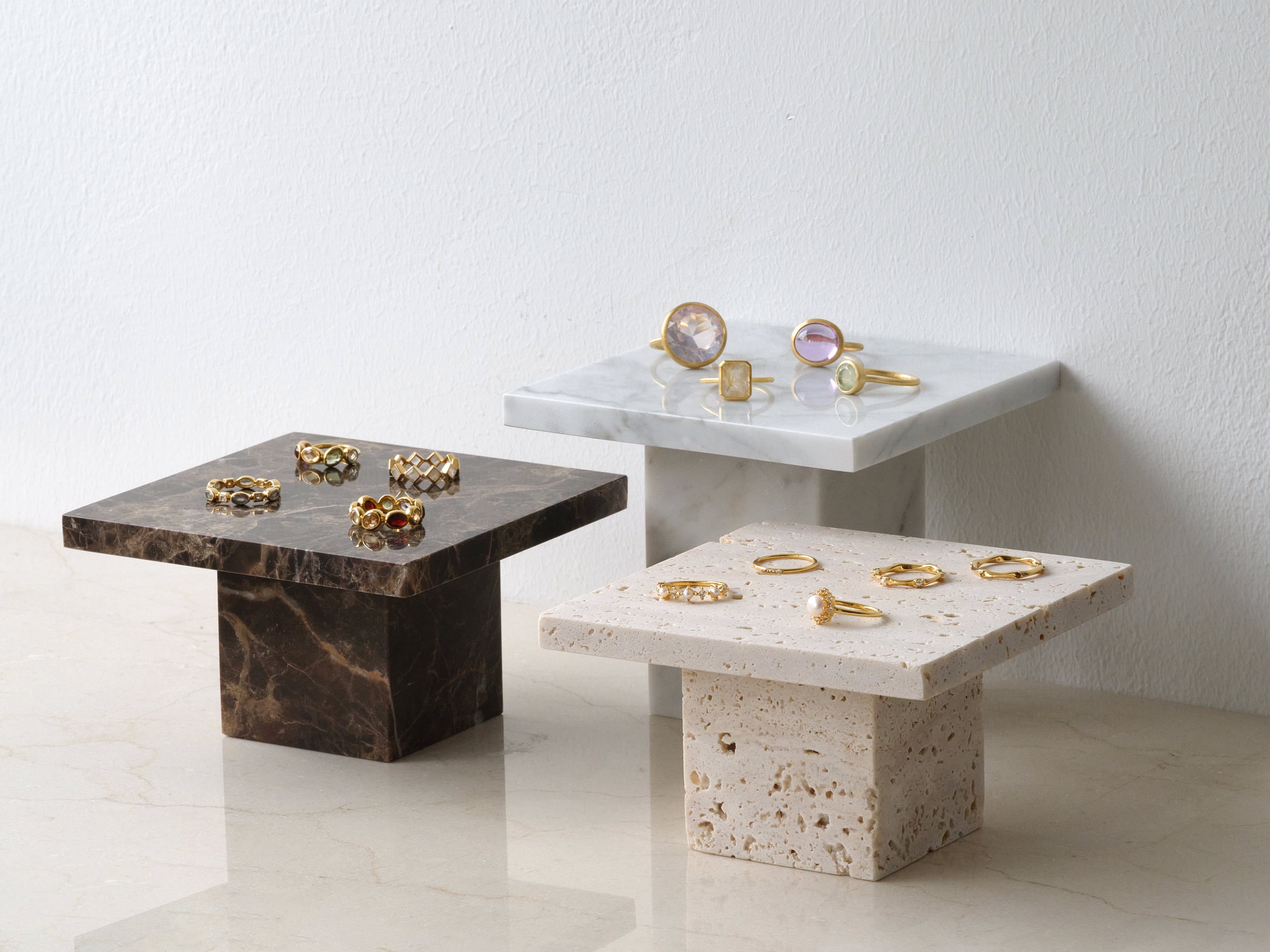 MARBLE DISPLAY CUBE - Bianco Carrara × Medium | 大理石ディスプレイ