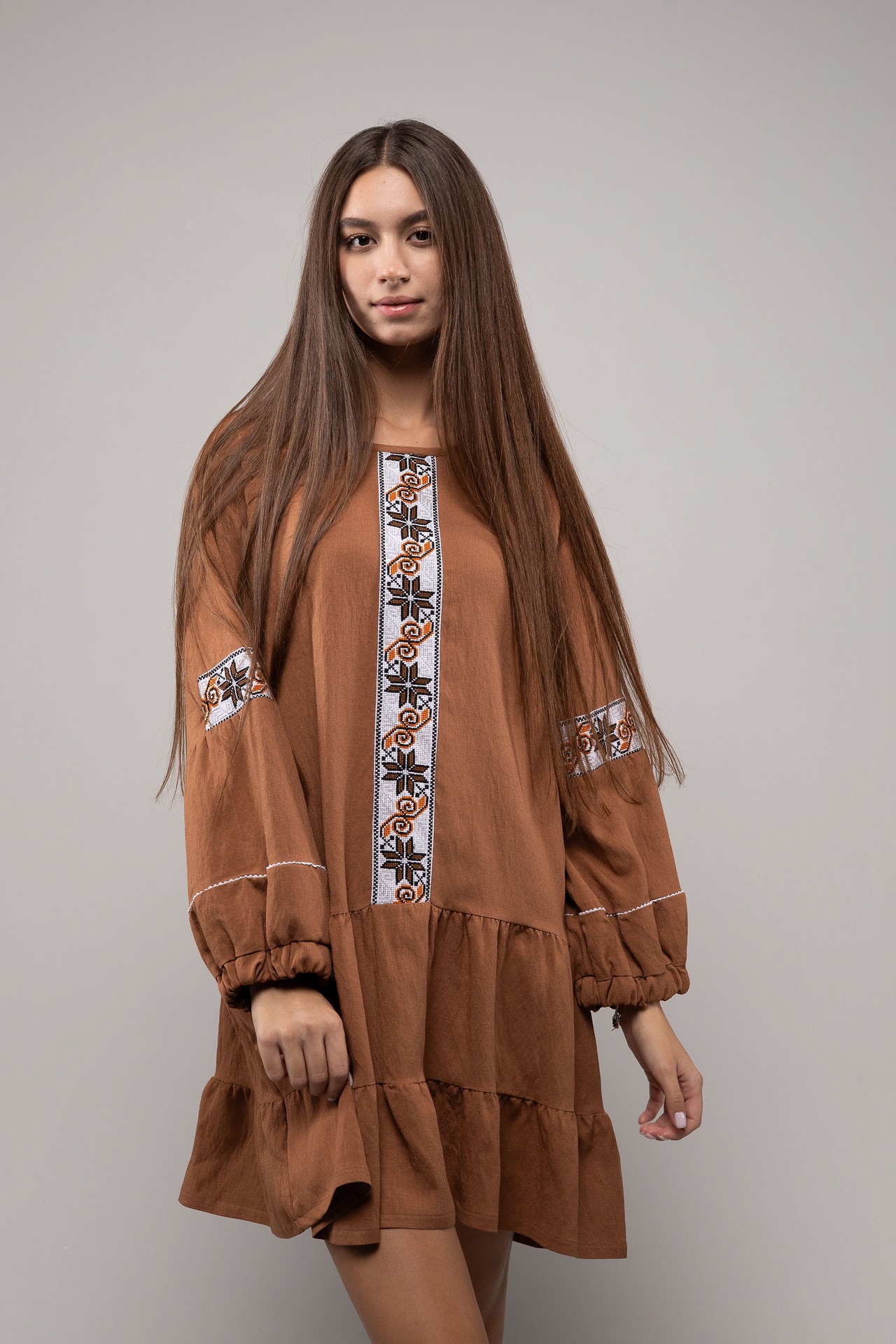 ウクライナ刺繍ヴィシヴァンカ クロスステッチ　手刺繍　チュニック　麻　レディース・フリーサイズ - 13