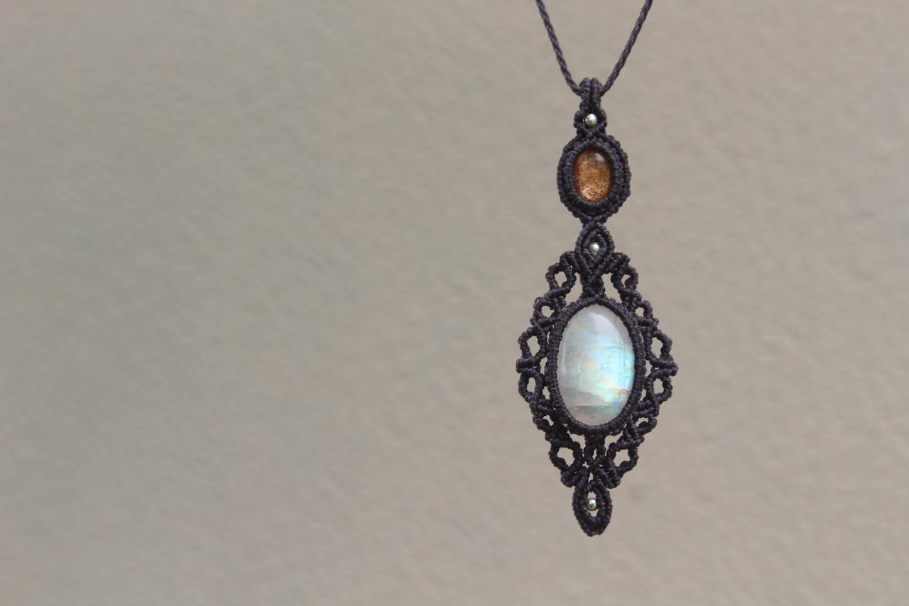 Rainbow moonstone & Sunstone micro macrame pendant