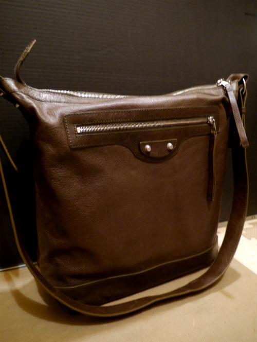 レア◆BALENCIAGA バレンシアガ ザ・クロスデイ メンズ ショルダー レザー バッグ 茶◆