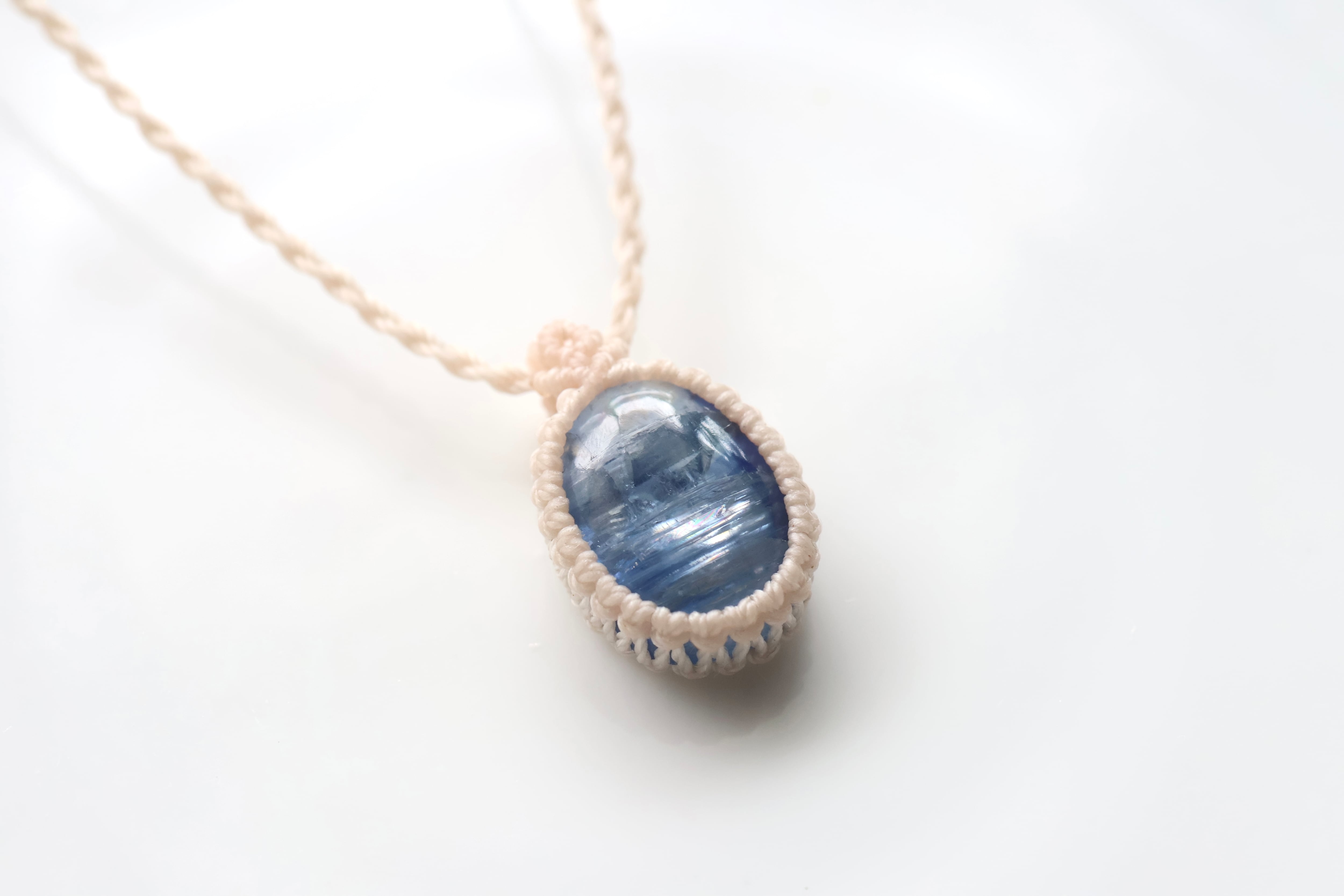 カイヤナイト マクラメ編みネックレス | 石垣島の夜光貝アクセサリーと
