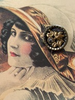 13mm フランスアンティークボタン メタル製 1900年初頭 小鳥とリーフ アクセサリーパーツ コレクション
