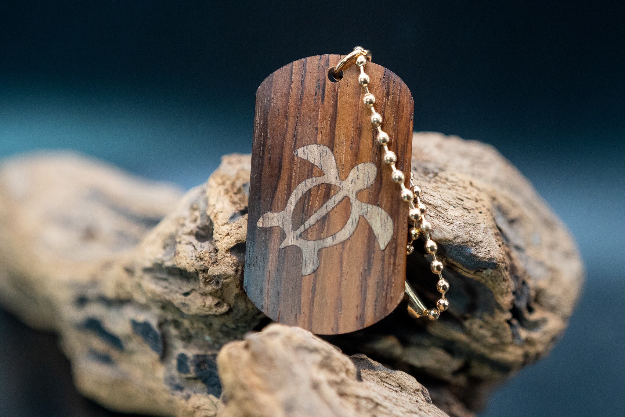 【木のダイヤモンド】本紫檀 ドッグタグ 象嵌