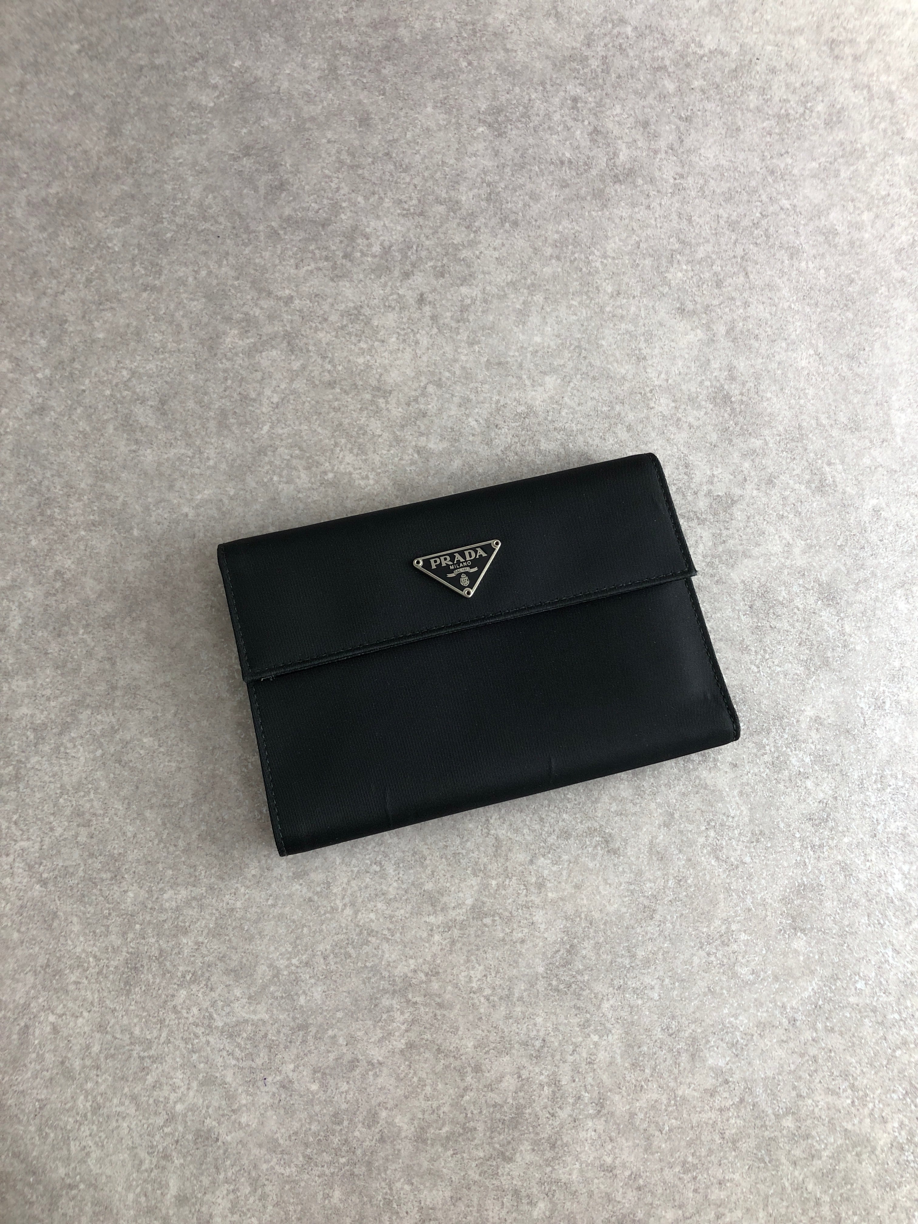 PRADA プラダ 財布 ブラック トライアングルロゴ ナイロン 3つ折り vintage ヴィンテージ オールド vyy3iv
