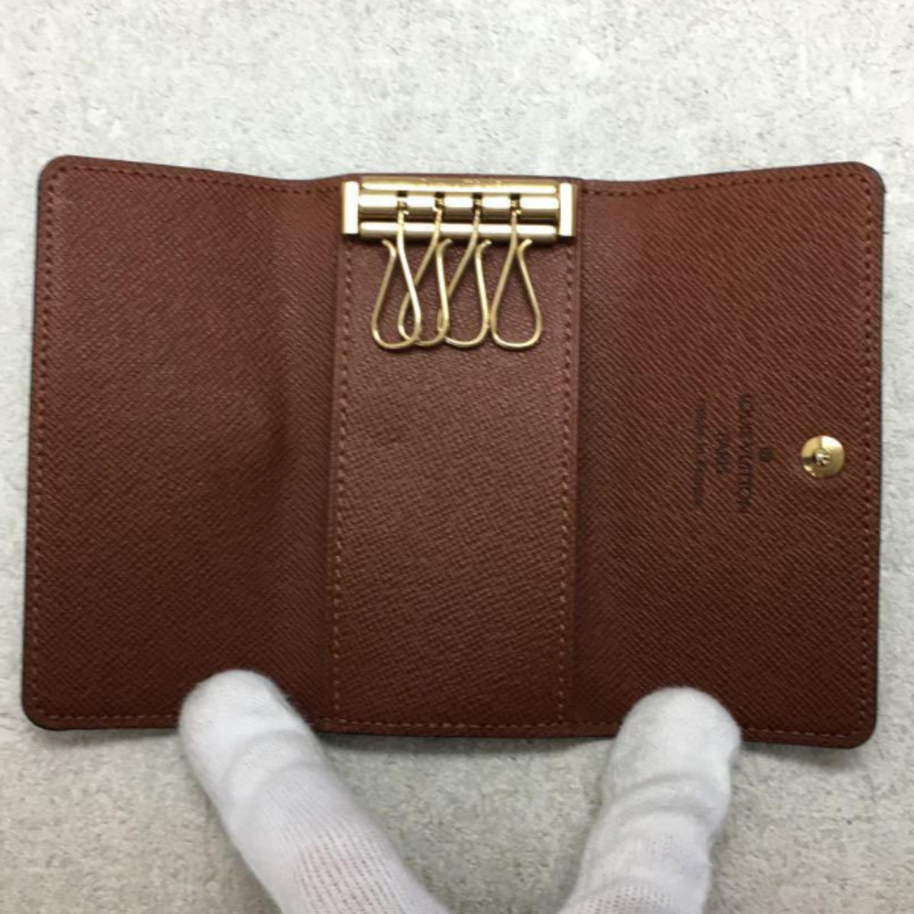 LOUIS VUITTON(ルイヴィトン)モノグラム柄4連キーケース/ブラウン