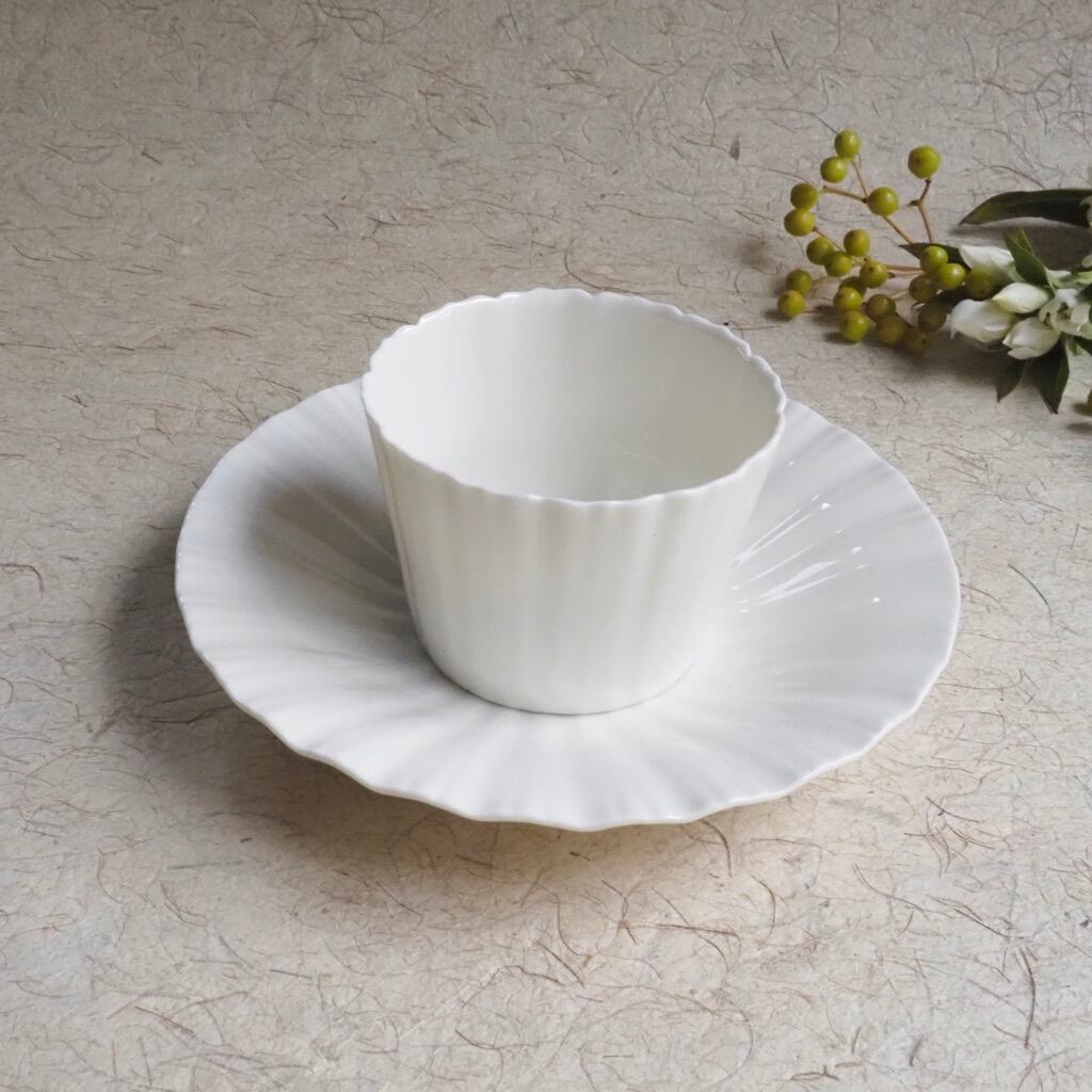 色原 昌希/白磁 レリーフ深皿 5.5寸