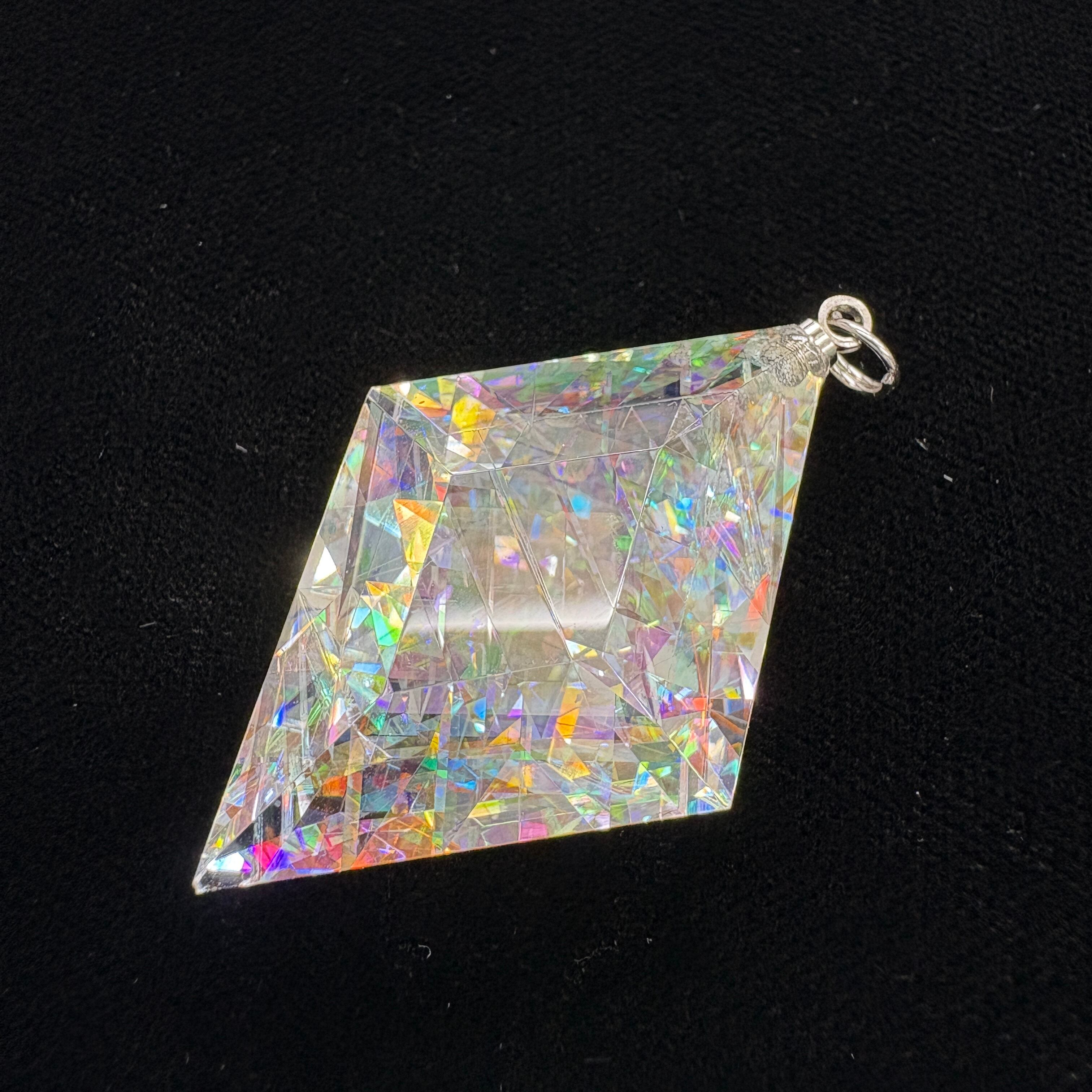 ムーンボウ(ひし形)モナジー工房/ガラスペンダント/アクセサリー ムーンボウタイプ ゴールドムーン ひし形ペンダント MB-350 | ガラス