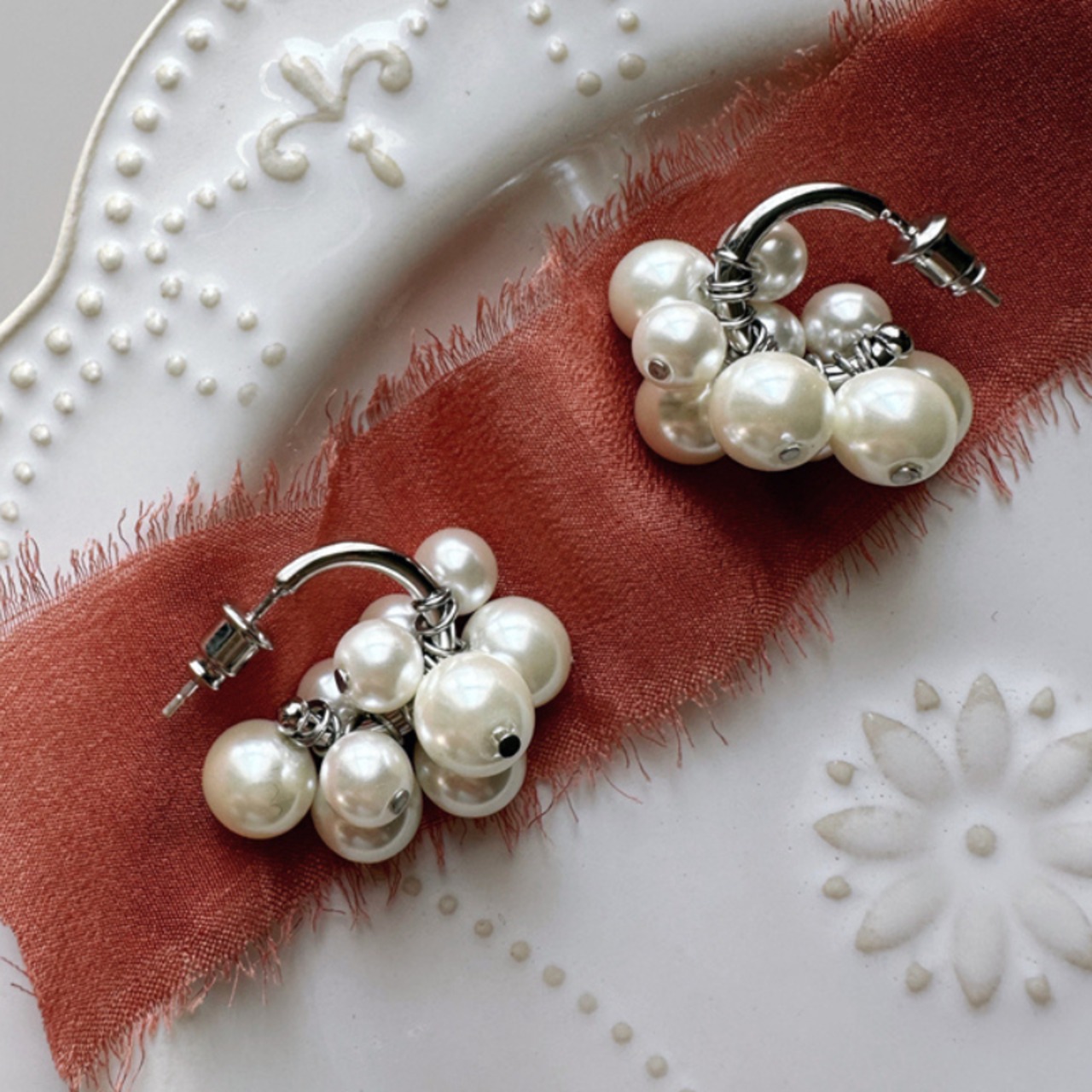 パール装飾フープピアス W10311