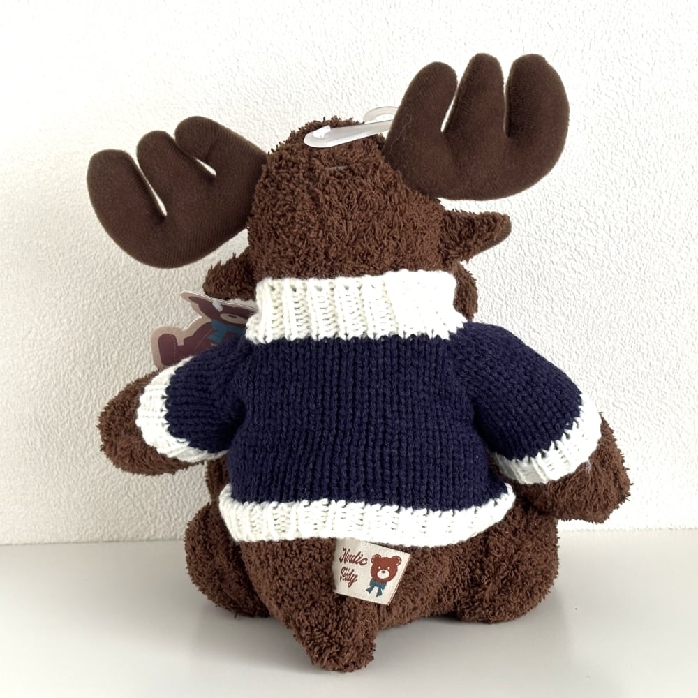 NORDIC SOUVENIR】ムースぬいぐるみ19cm・スウェーデンロゴセーター