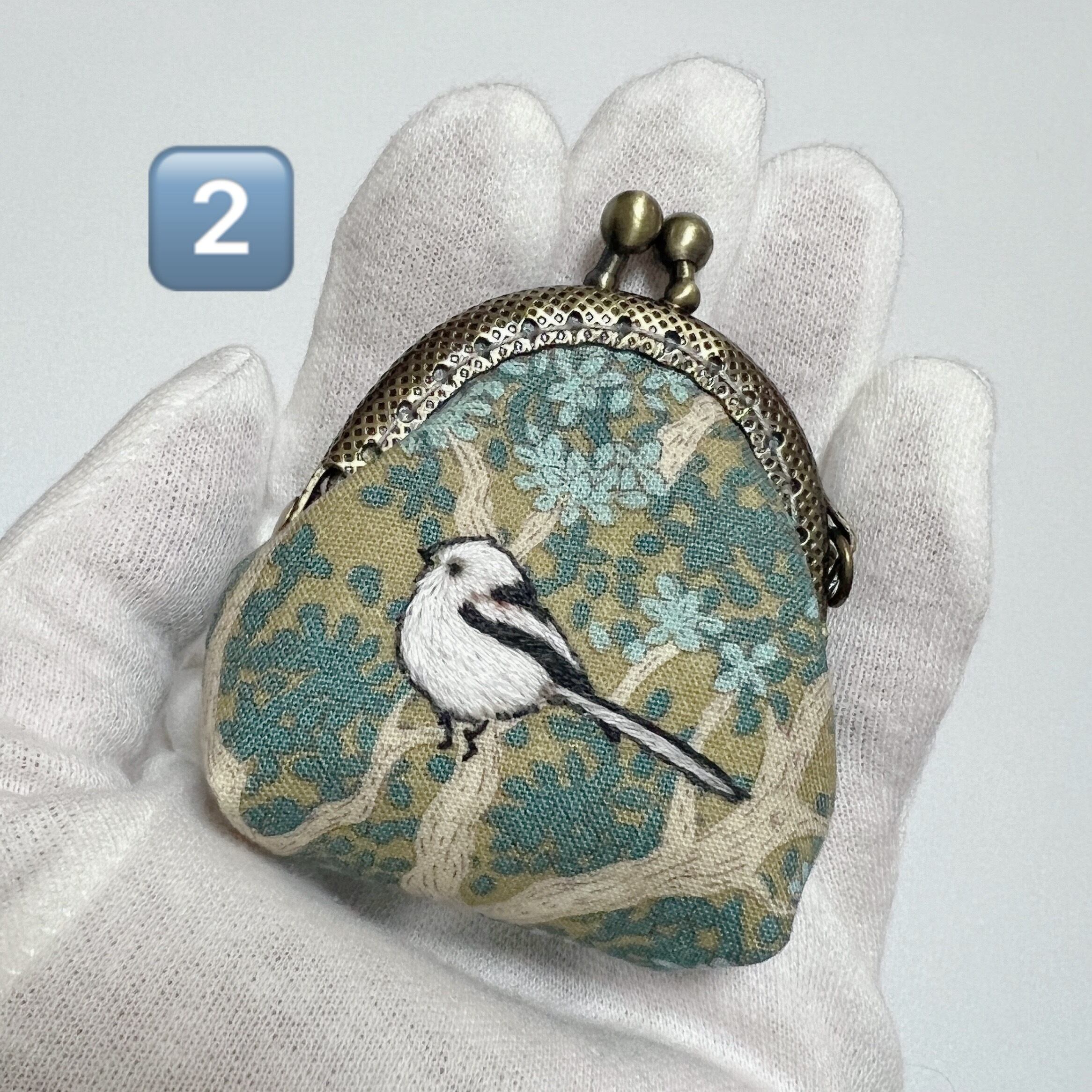 taneneco手刺繍作品『10周年記念限定版シマエナガさん』ミニミニがま口