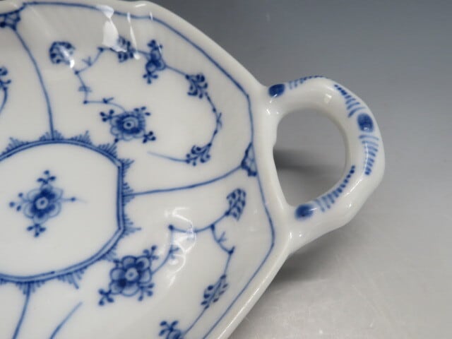 ロイヤルコペンハーゲン ブルーフルーテッド ハーフレース リーフ