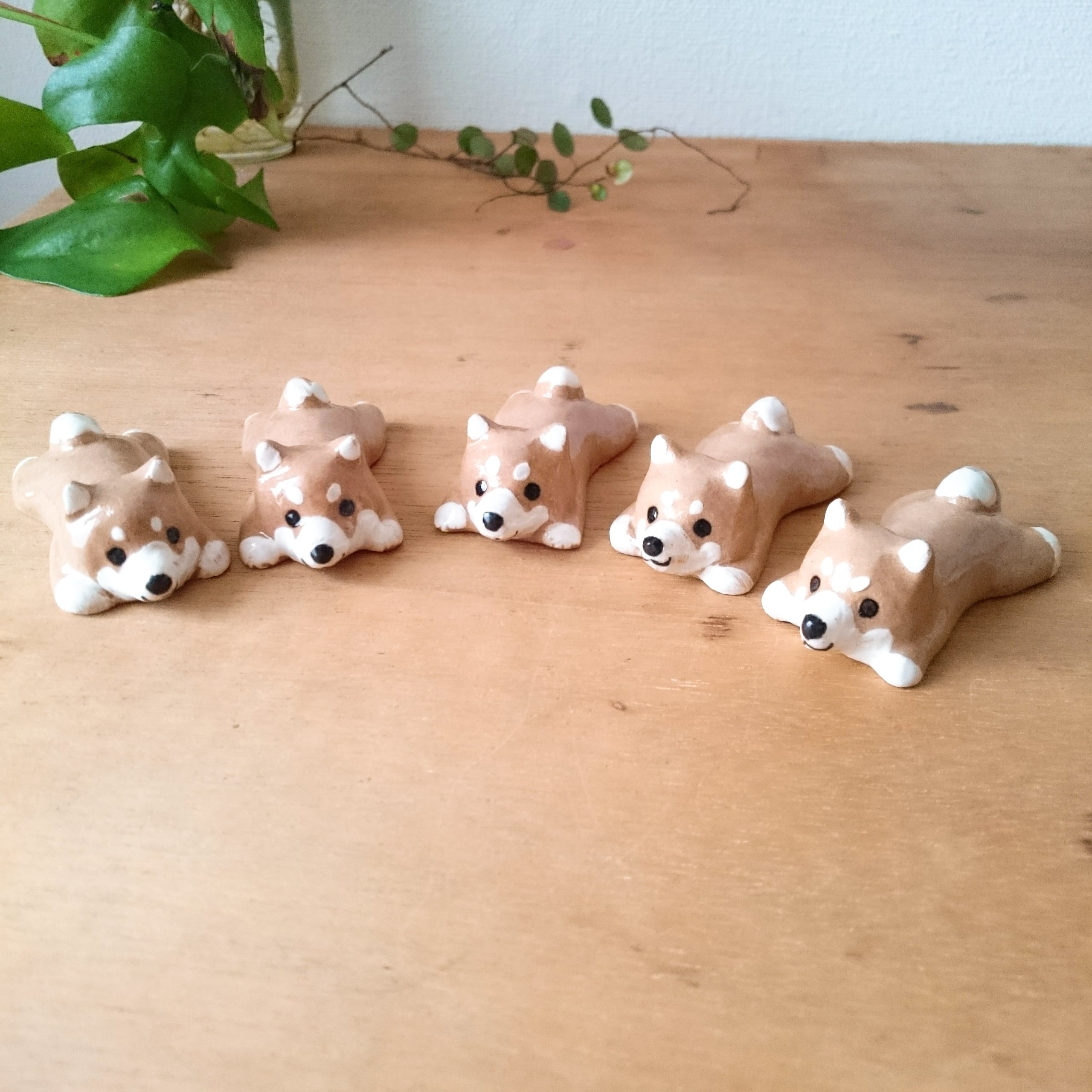 茶柴犬の箸置き | 陶器のことり