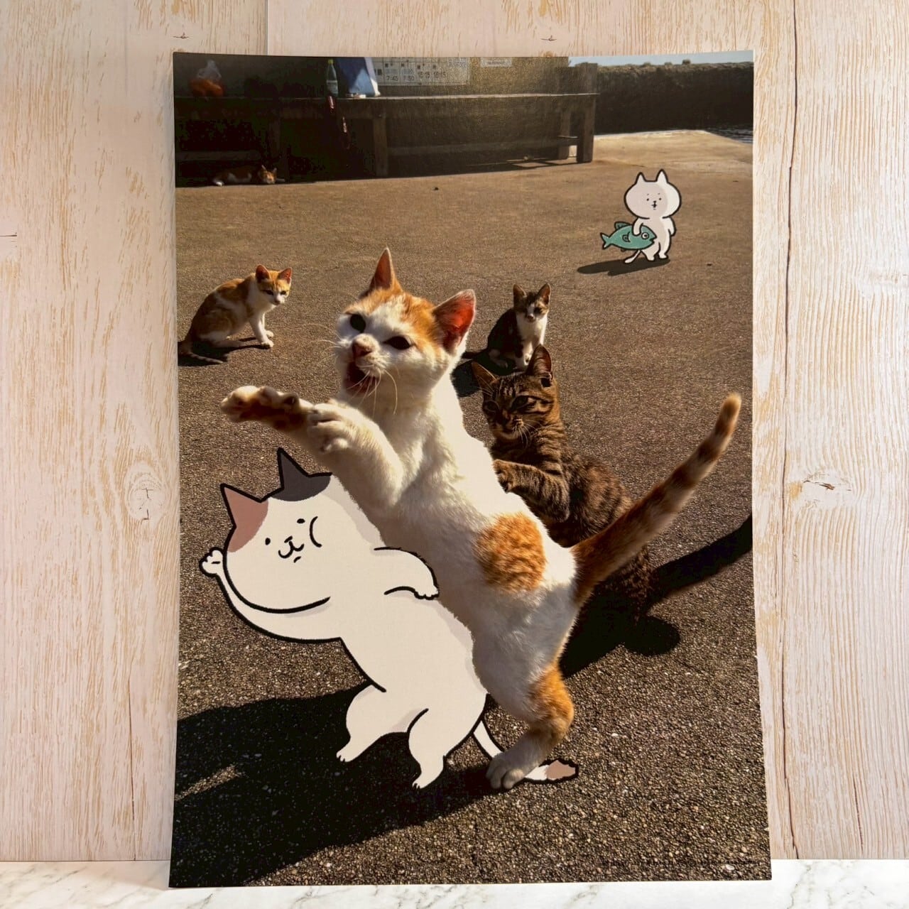 【写真×イラストコラボ】猫島猫の日常 A4アートプリント03 ごはん争奪戦