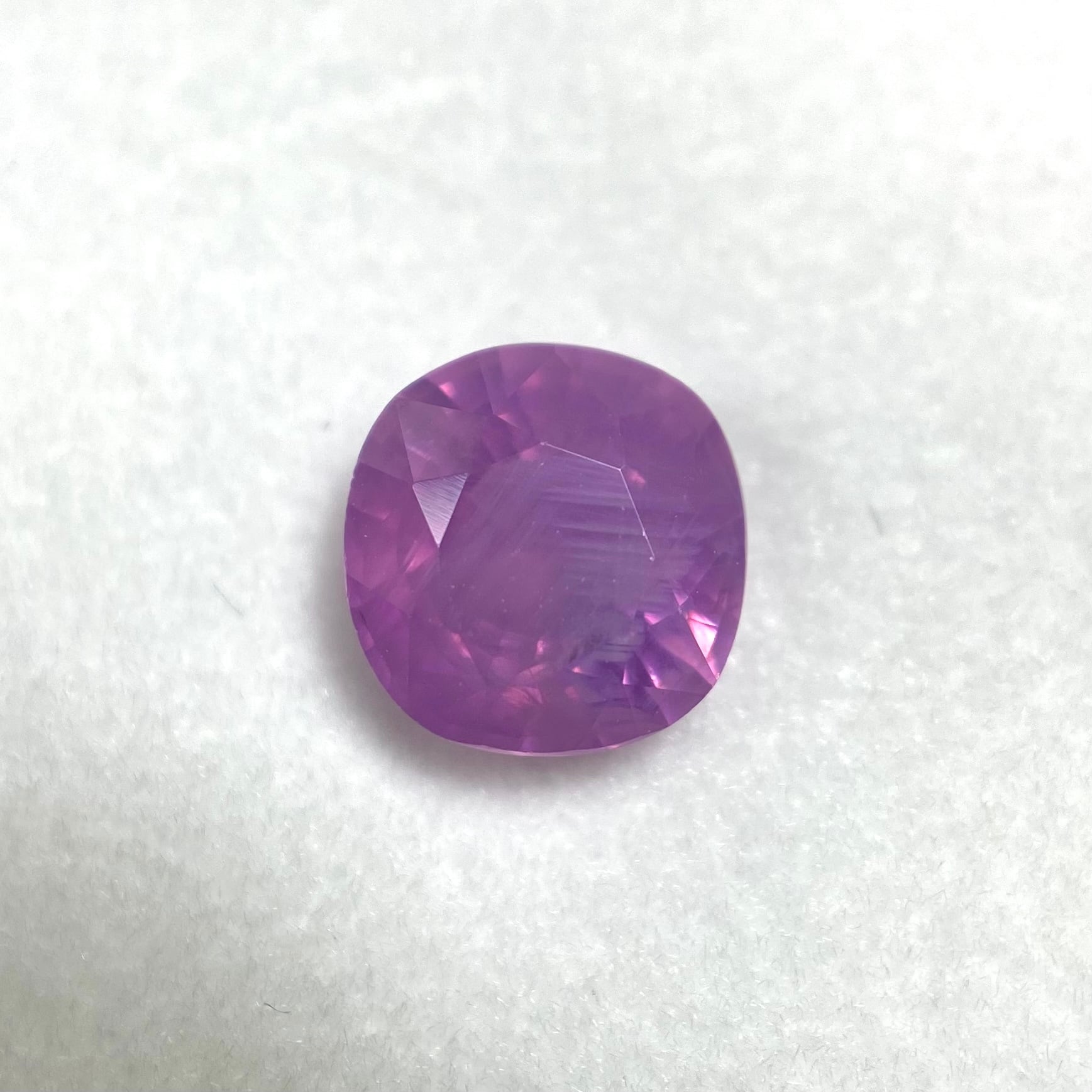 色帯の見えるシルキーサファイア