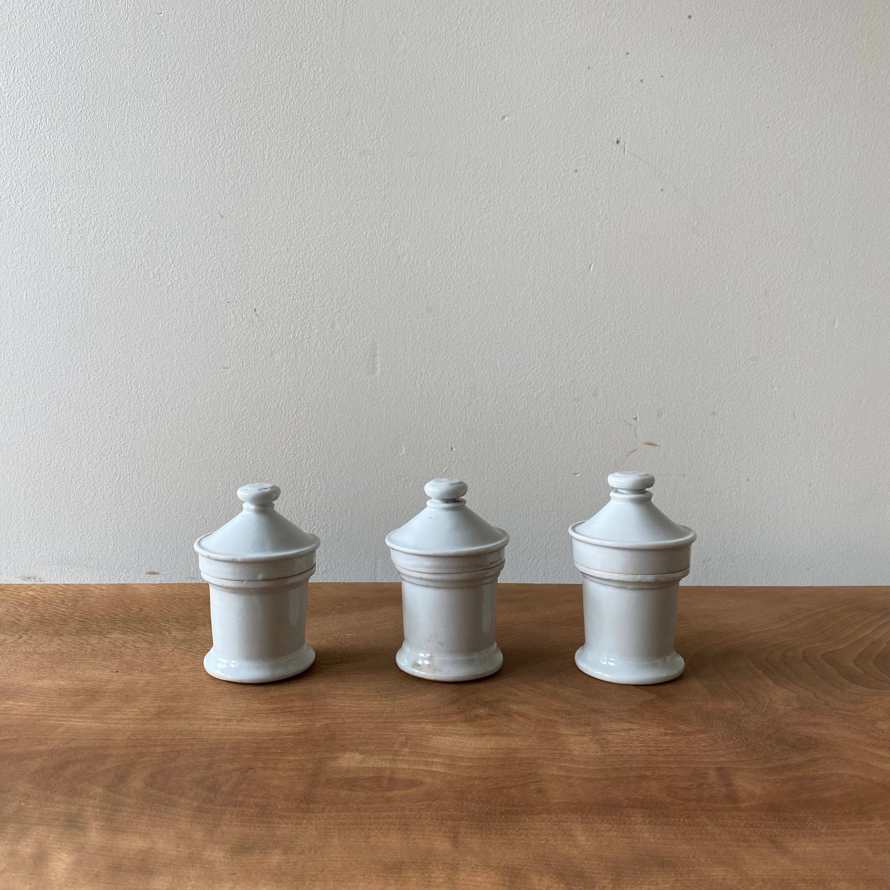 アンティークの白磁キャニスター　小　0894