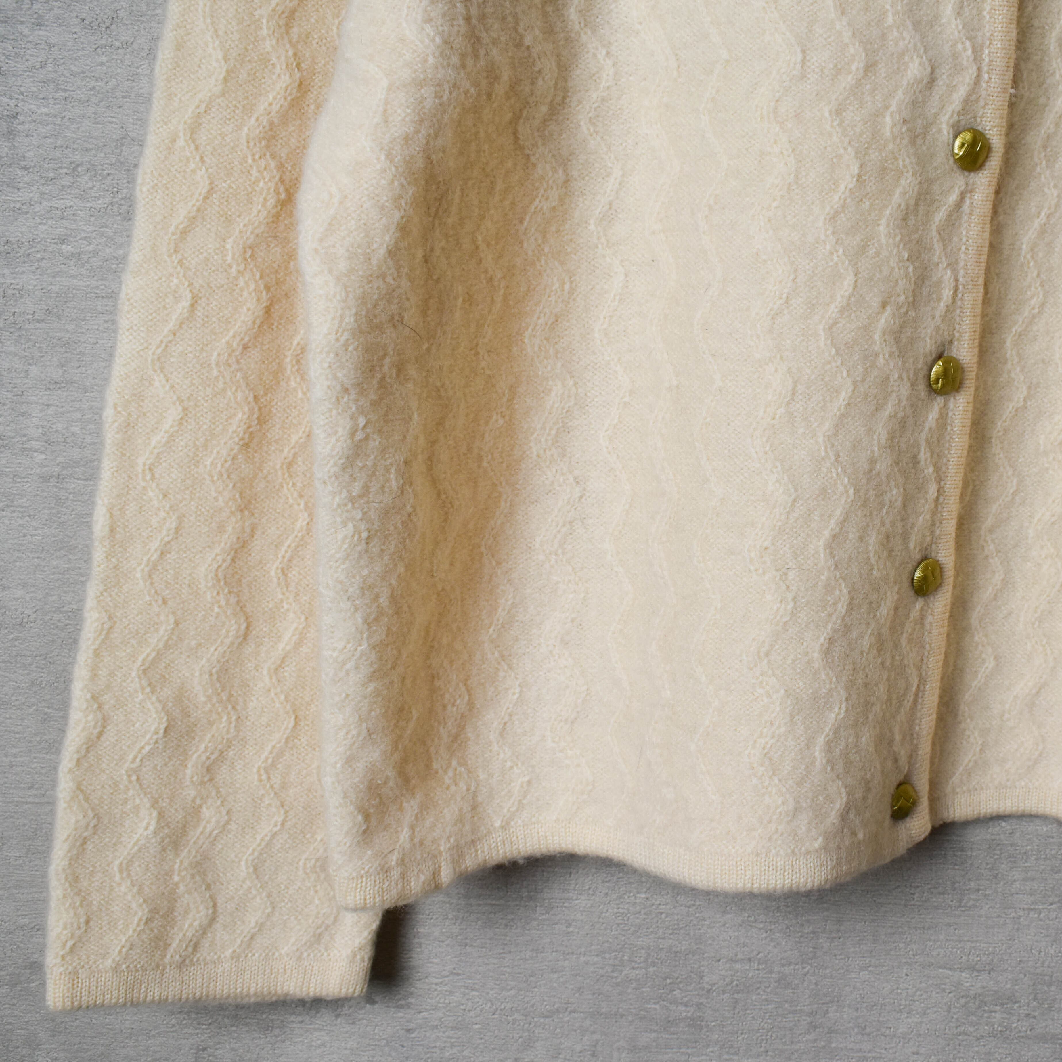 [USED] KAREN SCOTT made in AUSTRALIA gold button knit cardigan