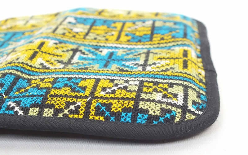 BKGC1-7 ミェン刺繍のクッション入りケース（BlY） | 織り人（Orijin