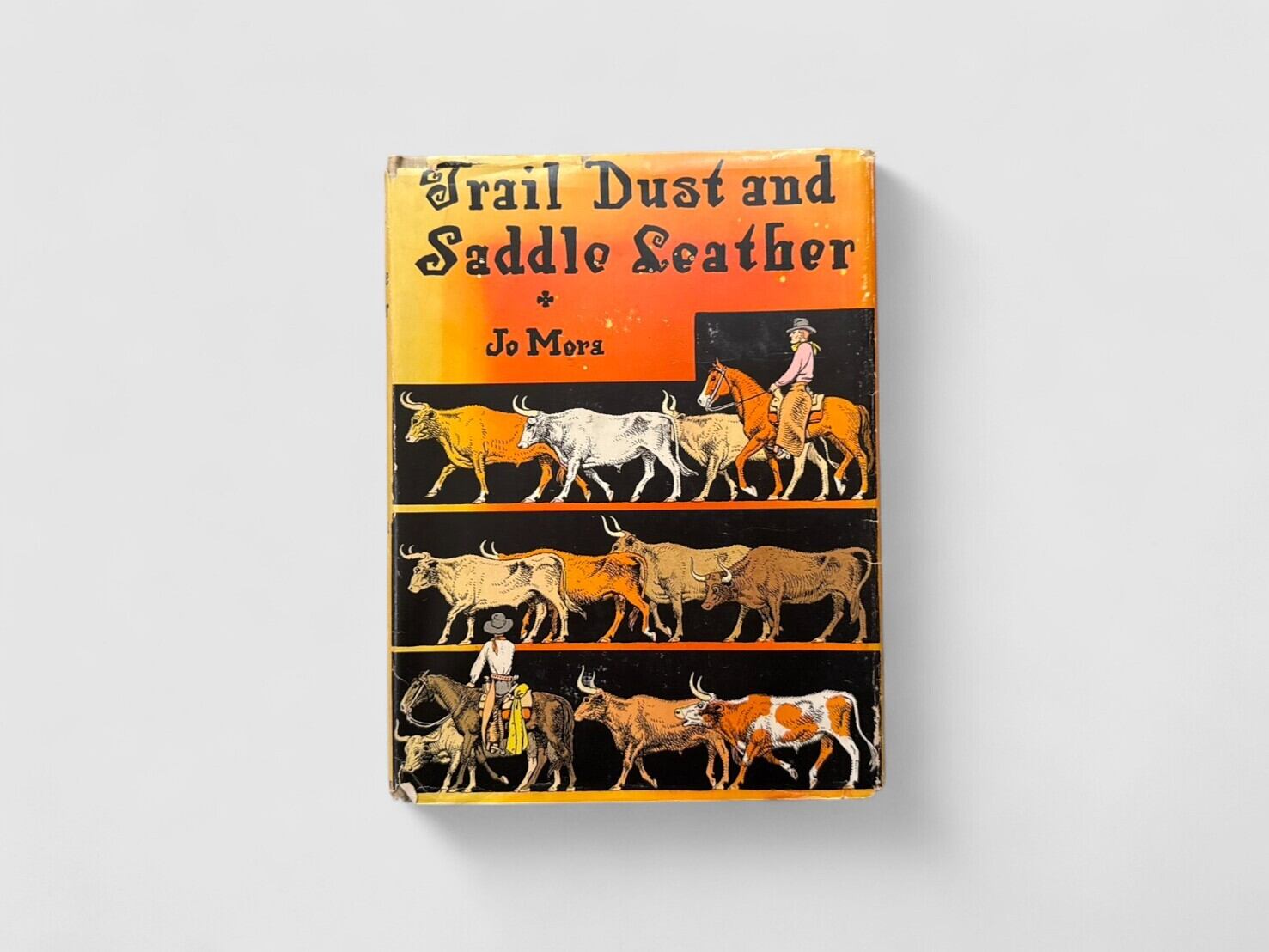 木製洋書 SH066】【FIRST EDITION】Trail Dust and Saddle Leather(1946) /Jo