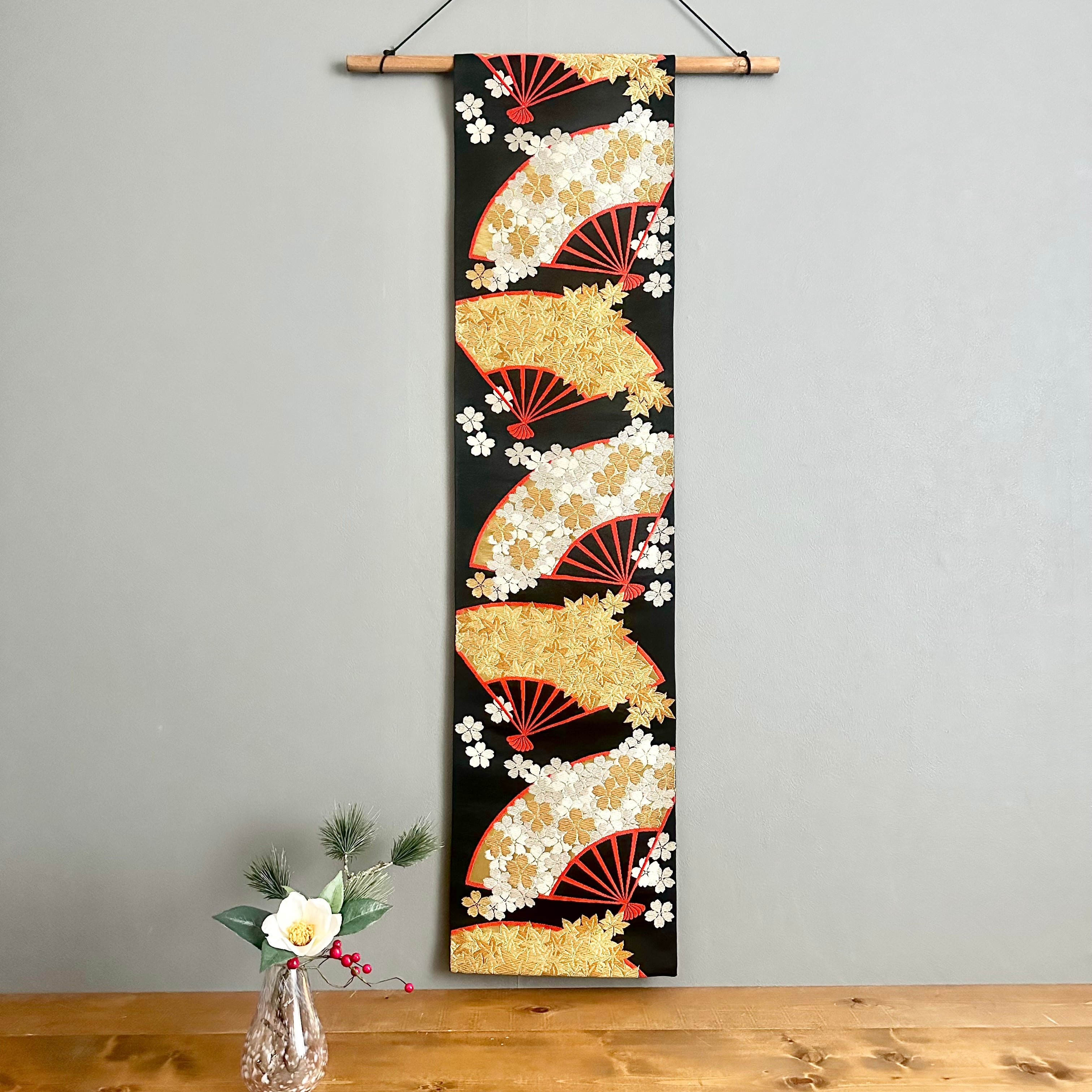 想いを継なぐインテリア 帯をタペストリーに 思い出の帯から作る世界に