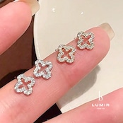 【数量限定アイテム】フェミニンクローバーピアス