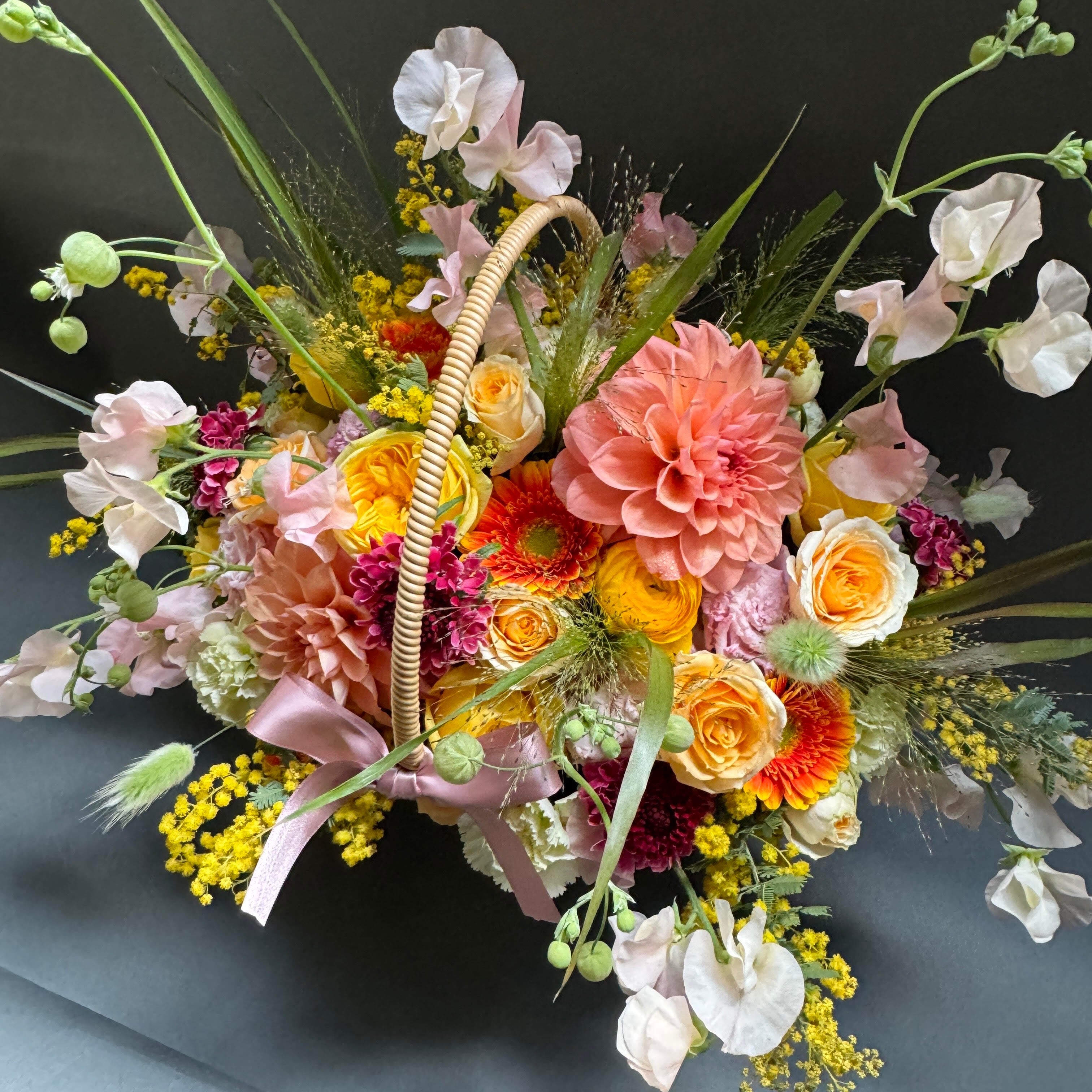 生花アレンジメント｛豪華に御祝系｝ Lサイズ オールラウンド | 松田