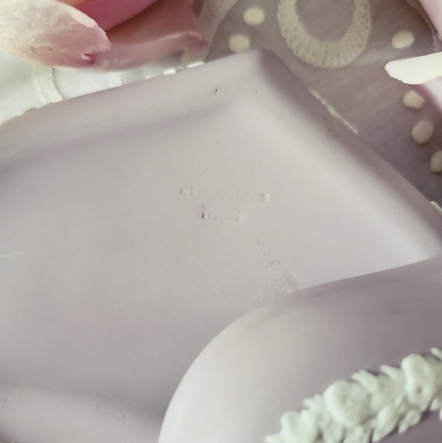 ウェッジウッド　ジャスパーウェア　ライラック　ハート形小物入れ