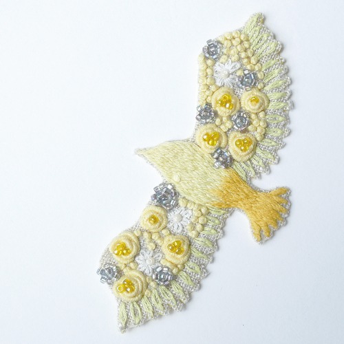手刺繍シール　ししゅール「飛ぶ鳥YL」刺繍ステッカー スマホアクセサリー 花刺繍　ワッペン