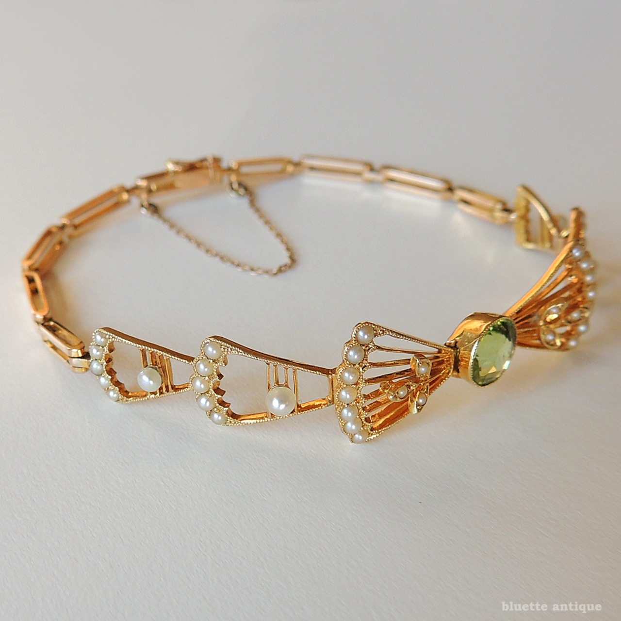 英国アンティークジュエリー アール・デコ 15ctゴールド 天然ペリドット 真珠 リボンブレスレット(ソーティングメモ付)