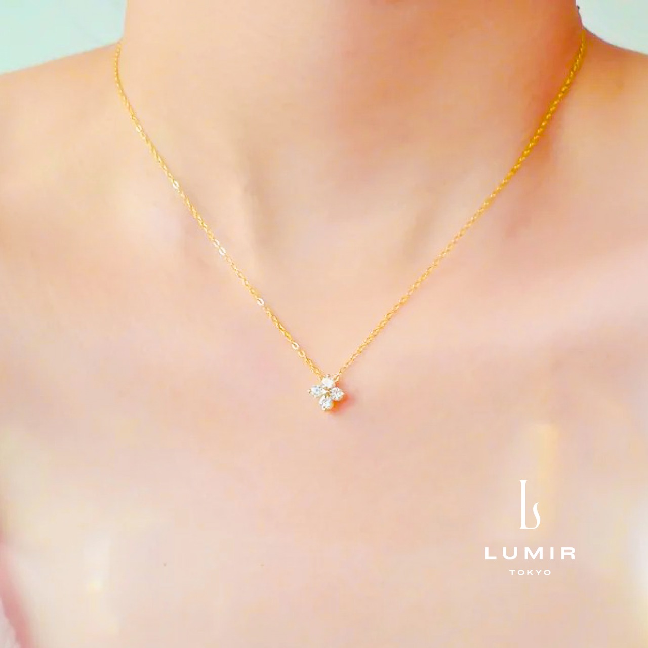 シャイニーブロッサムネックレス