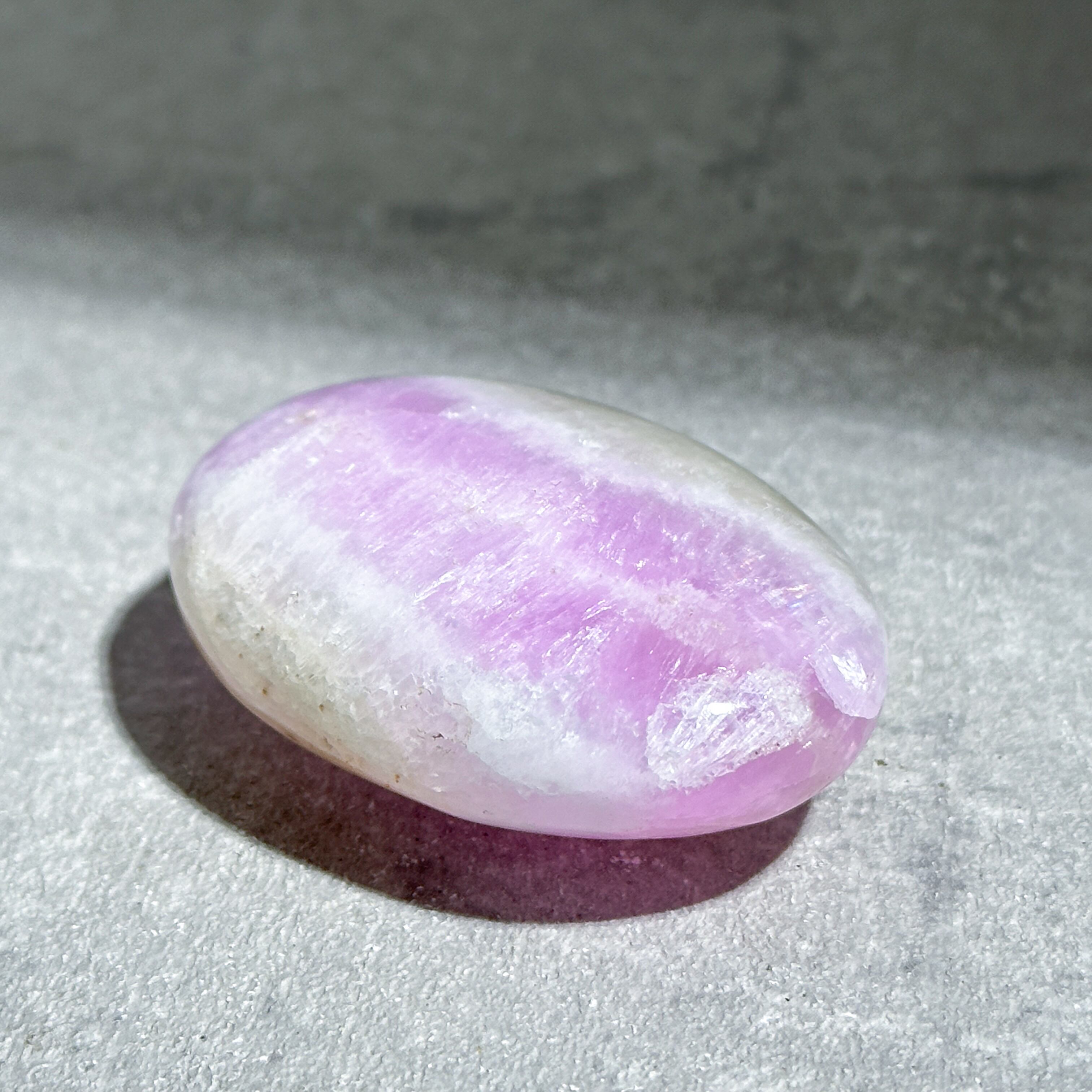 ピンクアラゴナイト パームストーン52◇Pink Aragonite Palm Stone