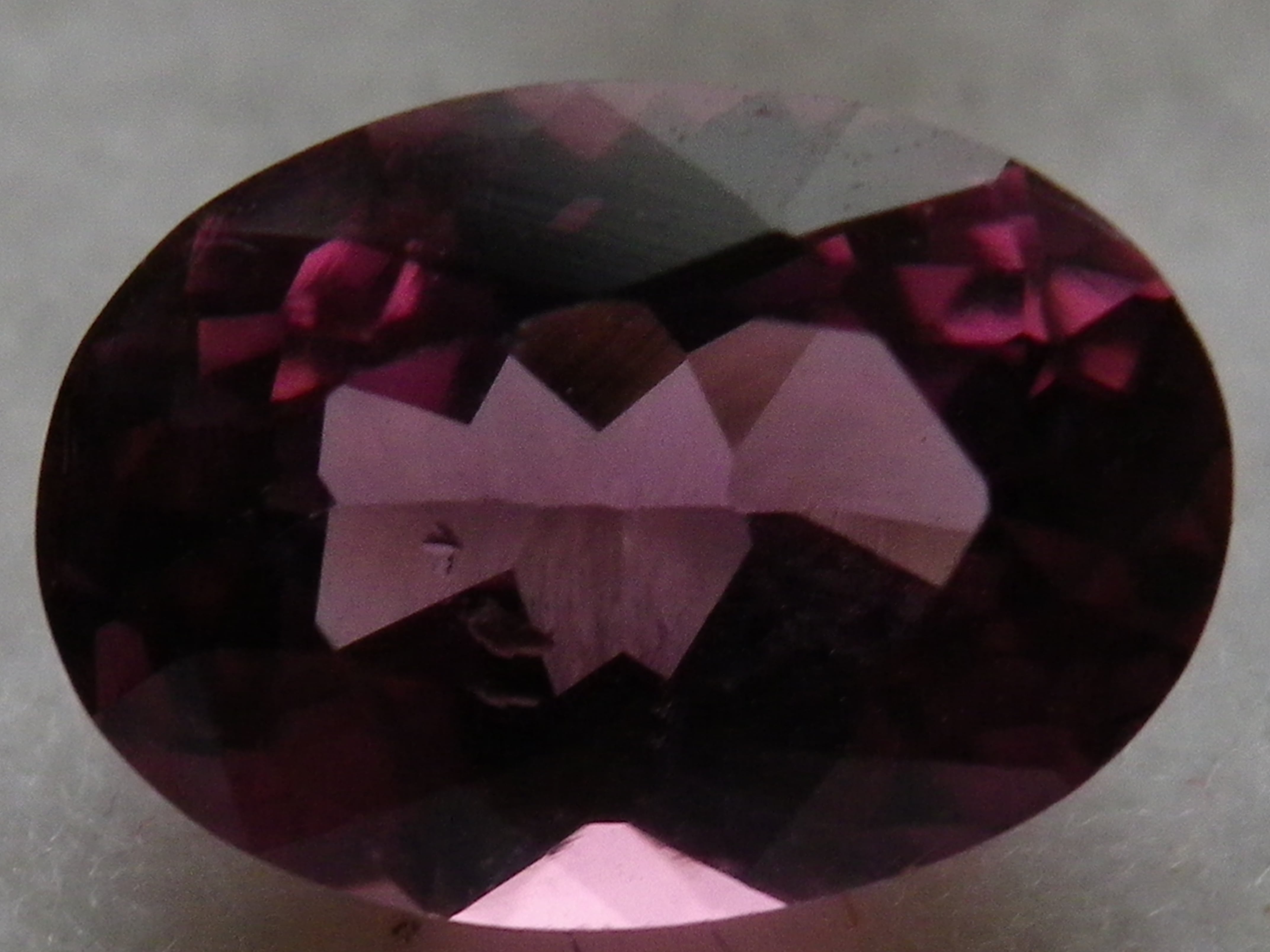 スピネル 0.70ct ファンシー スリランカ産 スピネル 0.70ct ファンシー スリランカ産